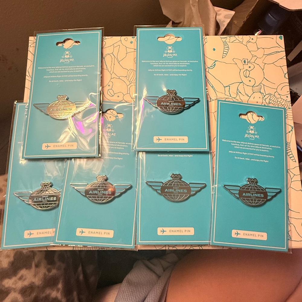 BNWT Jellycat x Harrods Exclusive Airline Enamel Pin - In hand